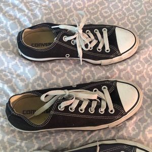 Black all star converse